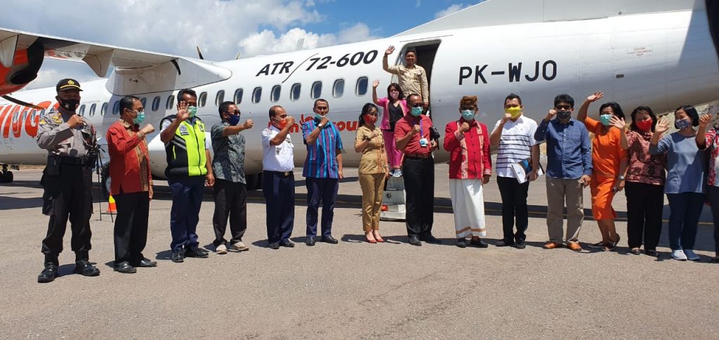Wings Air Mendaratkan ATR 72 di Buntu Kunik © Wings Air